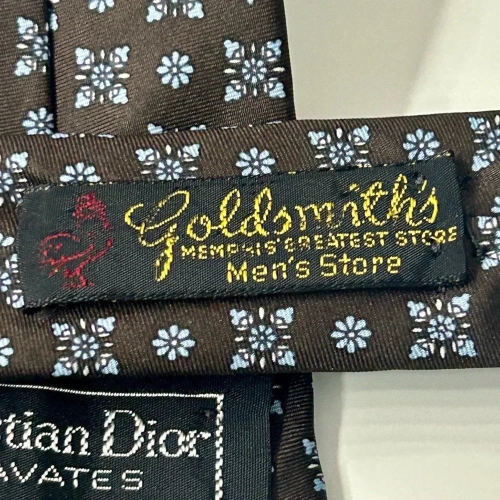 Vintage Christian Door Men’s Silk Tie 55” x 3”. - Picture 5 of 5